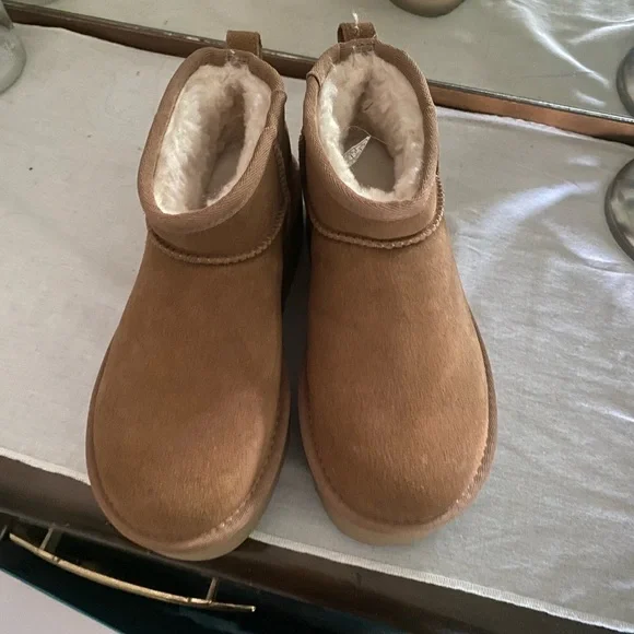 UGG Ultra Mini Platform Booties - Picture 2 of 5